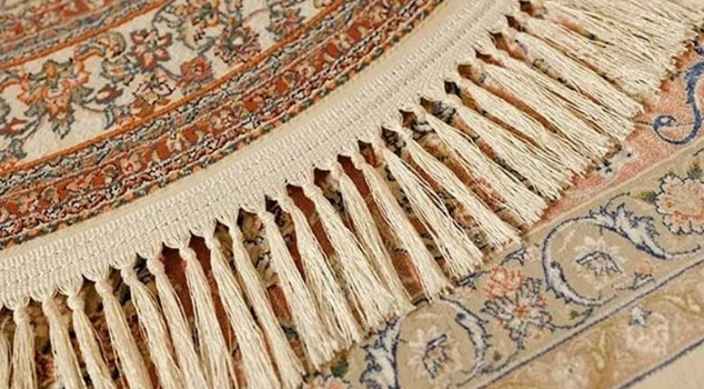 پاک کردن لکه شکلات از روی فرش